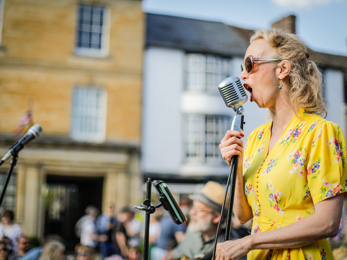 Hop the Hall LIVE with Airlie Scott's Pronto Swing